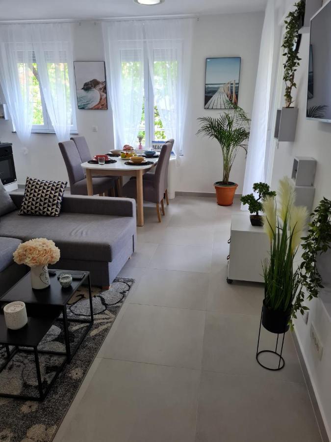 Apartment Alea Сень Экстерьер фото